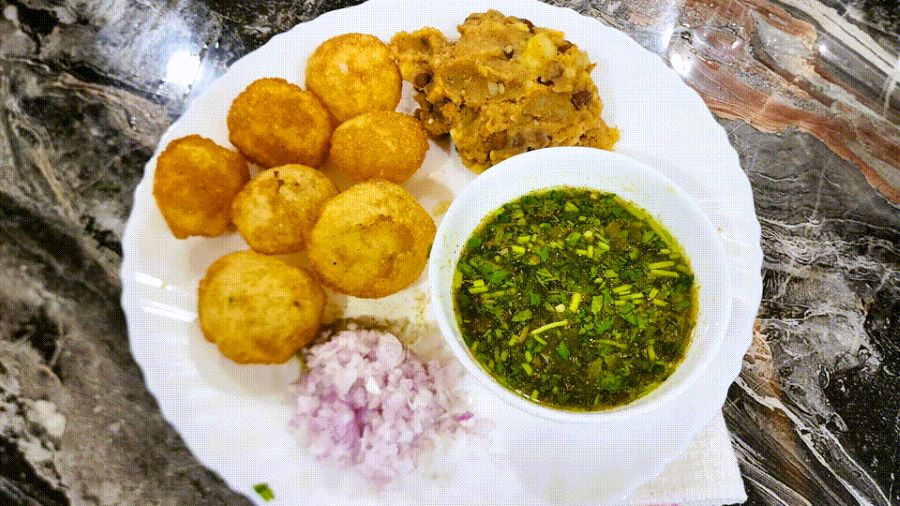 Kolkata Street Food: How to Make Aloo Tikki Chat